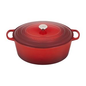 Le Creuset classic 15.5 qt oval dutch oven (goose pot) in cerise, new in box